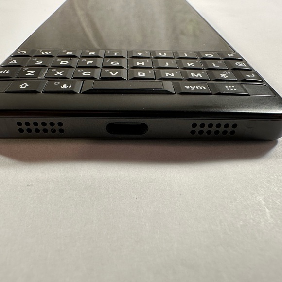 BlackBerry Key2 - Picture 3 of 6